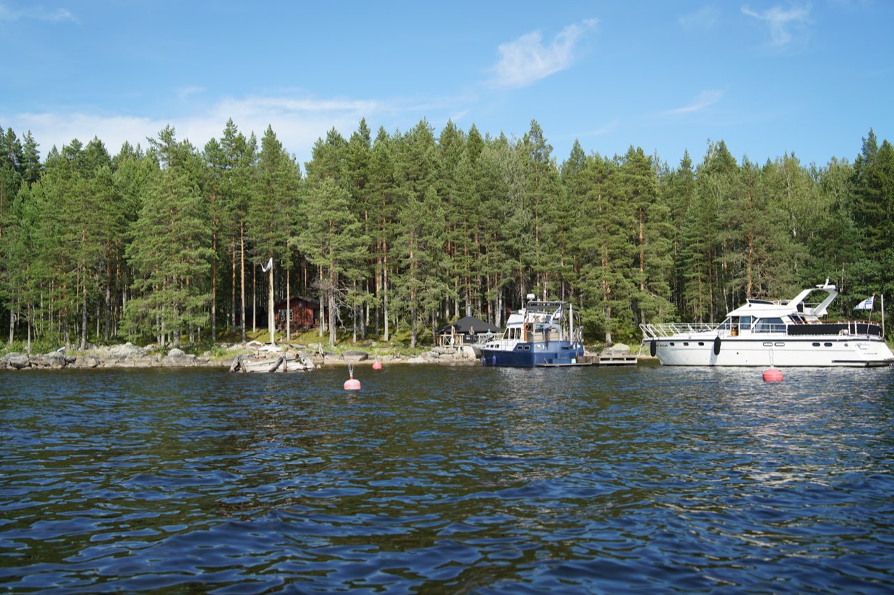 Kartun tukikohta järveltä saavuttaessa